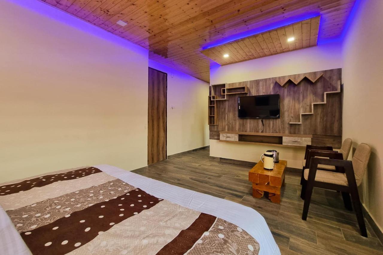 Hotel White Cloud Banikhet Екстериор снимка