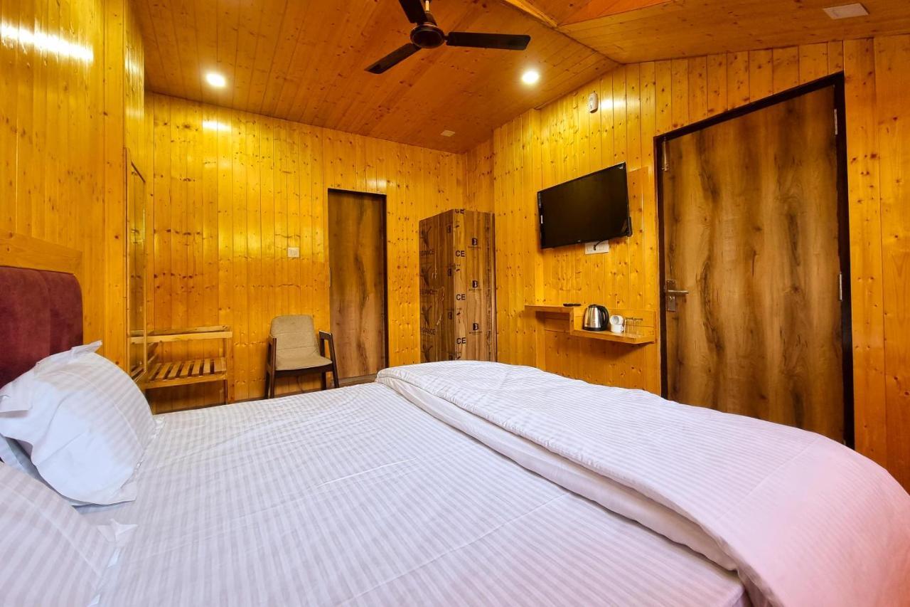 Hotel White Cloud Banikhet Екстериор снимка