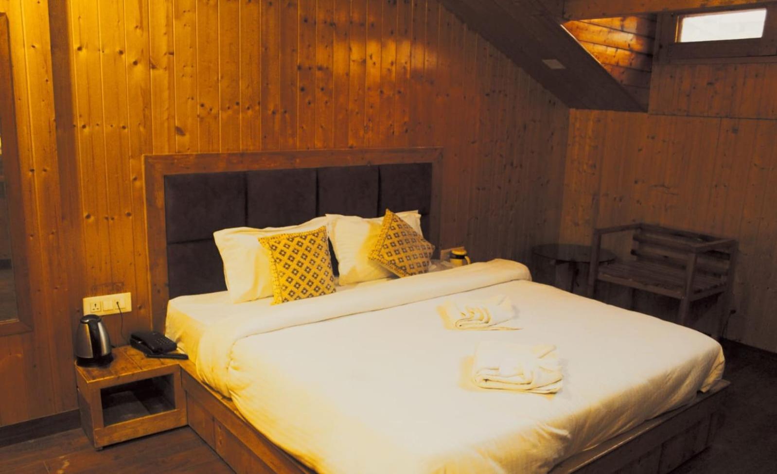Hotel White Cloud Banikhet Екстериор снимка
