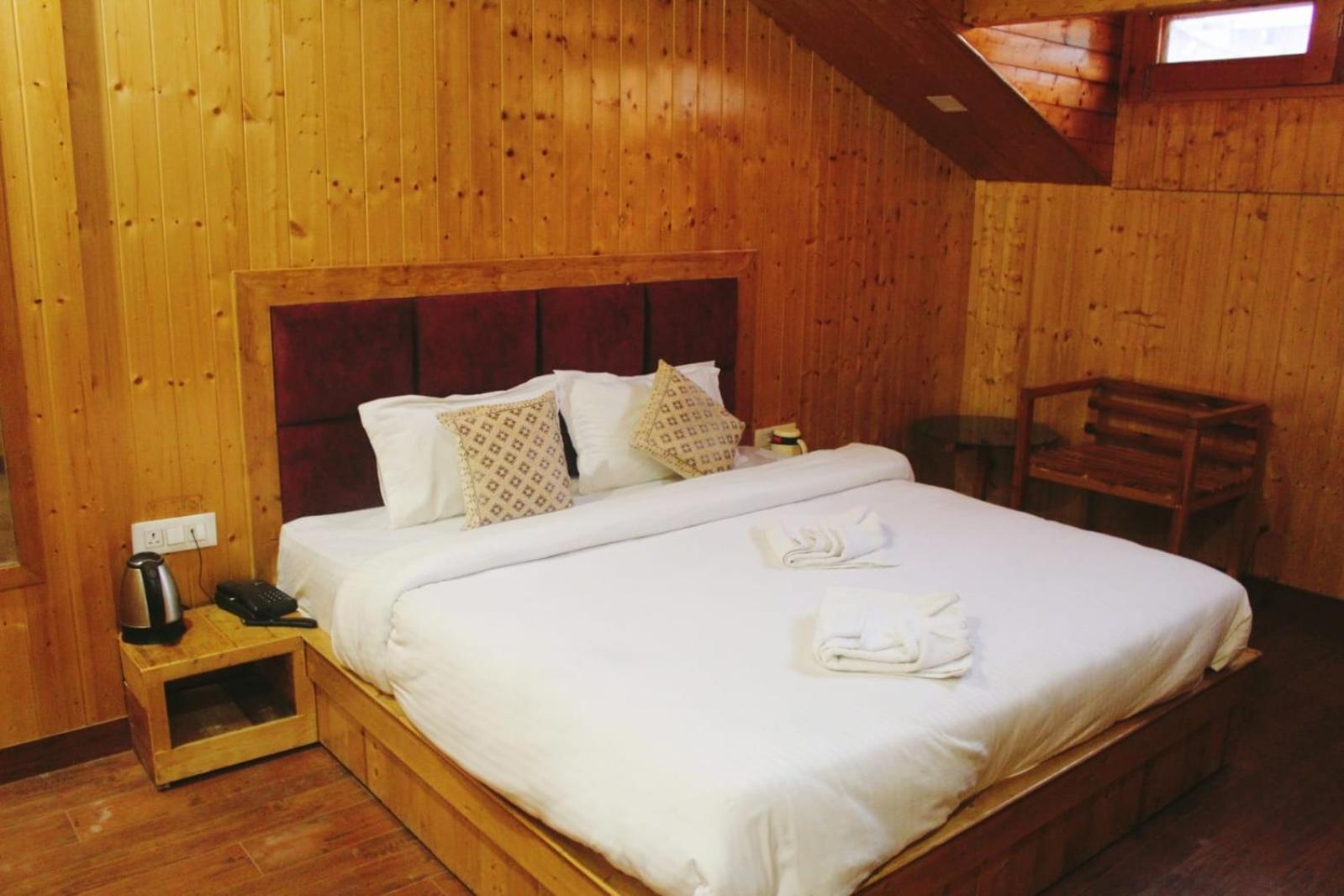 Hotel White Cloud Banikhet Екстериор снимка